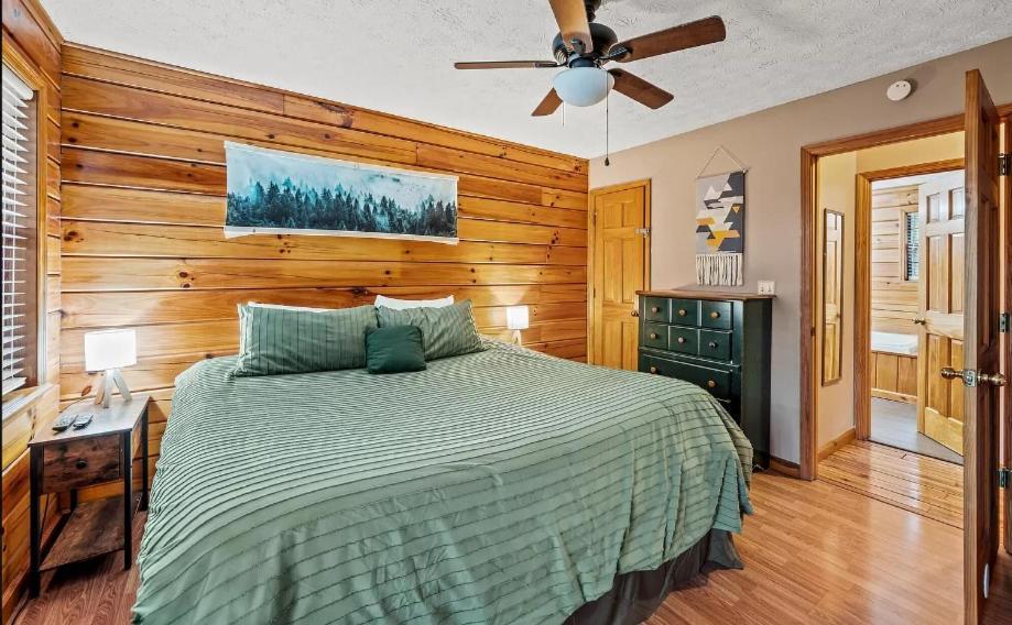 Fall Special! Dollywood At 2 Min & Heated Indoor Pool