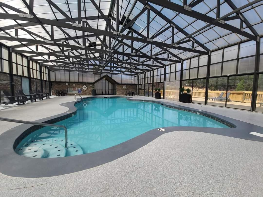 Chalet Fall Special! Dollywood At 2 Min & Heated Indoor Pool *